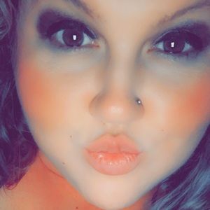 Meet your Posher, Makayla